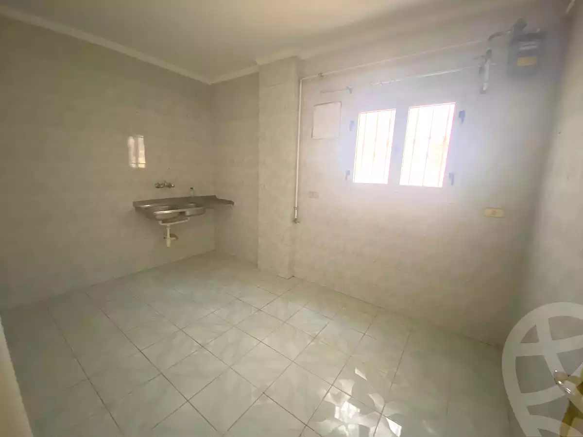 https://aqarmap.com.eg/ar/listing/7167818-for-sale-cairo-6th-of-october-el-ahyaa-neighborhood-2nd-divided-from-al-kafrawei-st
