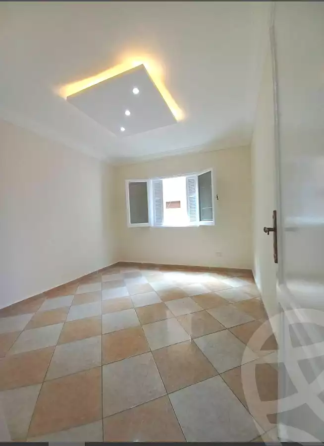 https://aqarmap.com.eg/ar/listing/7168523-for-sale-alexandria-el-asafra-shr-45