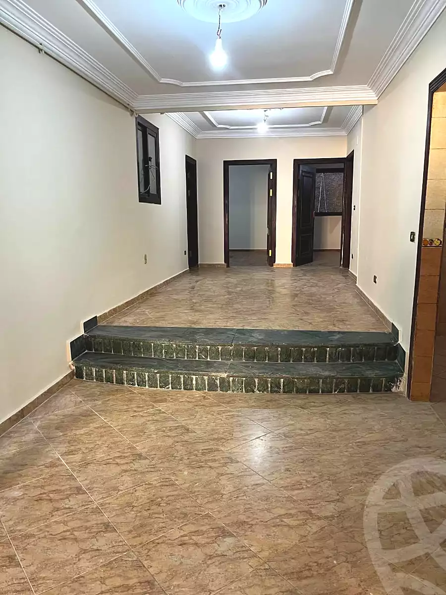 https://aqarmap.com.eg/en/listing/7168543-for-sale-cairo-el-haram-el-lebeny-soltan-khattab-st