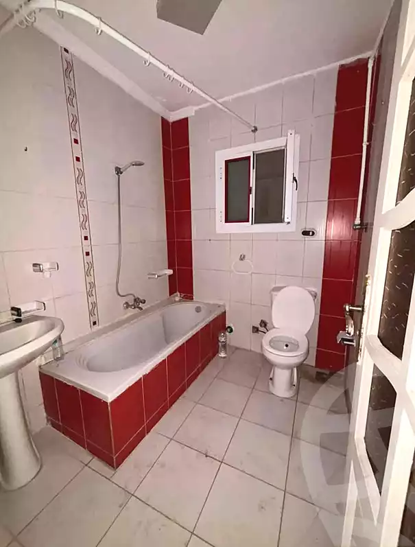 https://aqarmap.com.eg/ar/listing/7168599-for-sale-alexandria-al-agamy-lbytsh-mohamed-el-fardi-st