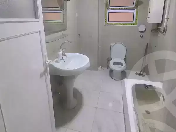 https://aqarmap.com.eg/ar/listing/7169444-for-rent-alexandria-kafr-abdo
