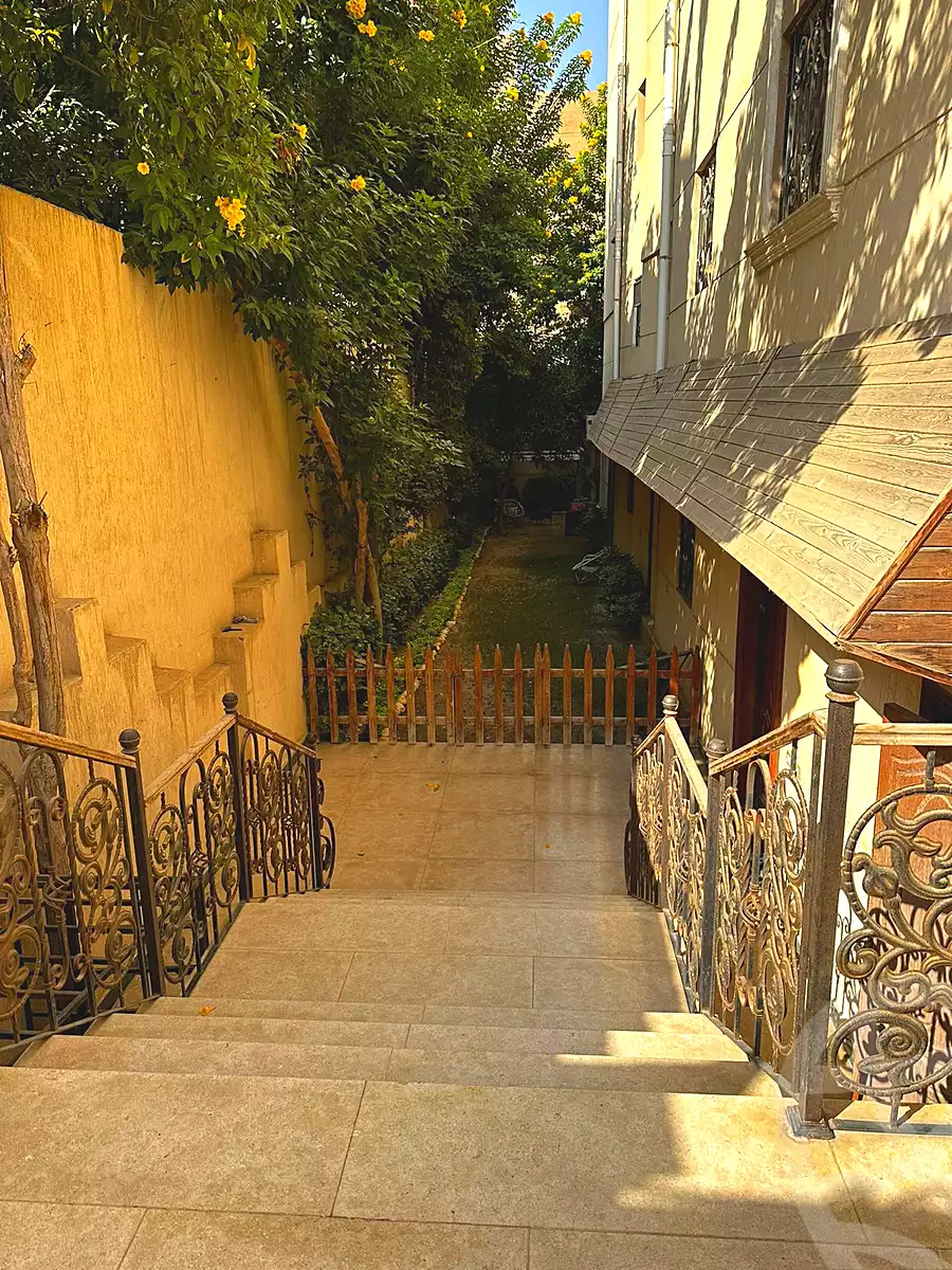 https://aqarmap.com.eg/ar/listing/7169464-for-sale-cairo-el-sheikh-zayed-city-el-hay-elasher-street-100