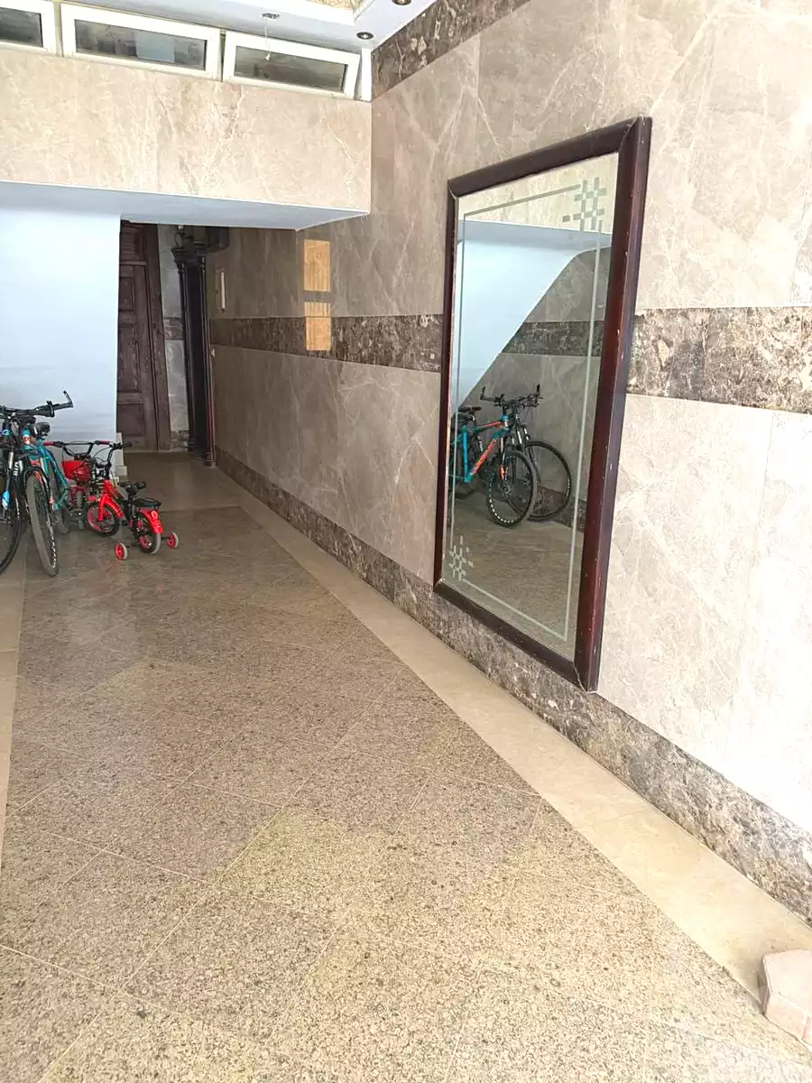https://aqarmap.com.eg/en/listing/7169566-for-sale-cairo-new-cairo-compounds-kmbwnd-lnkhyl