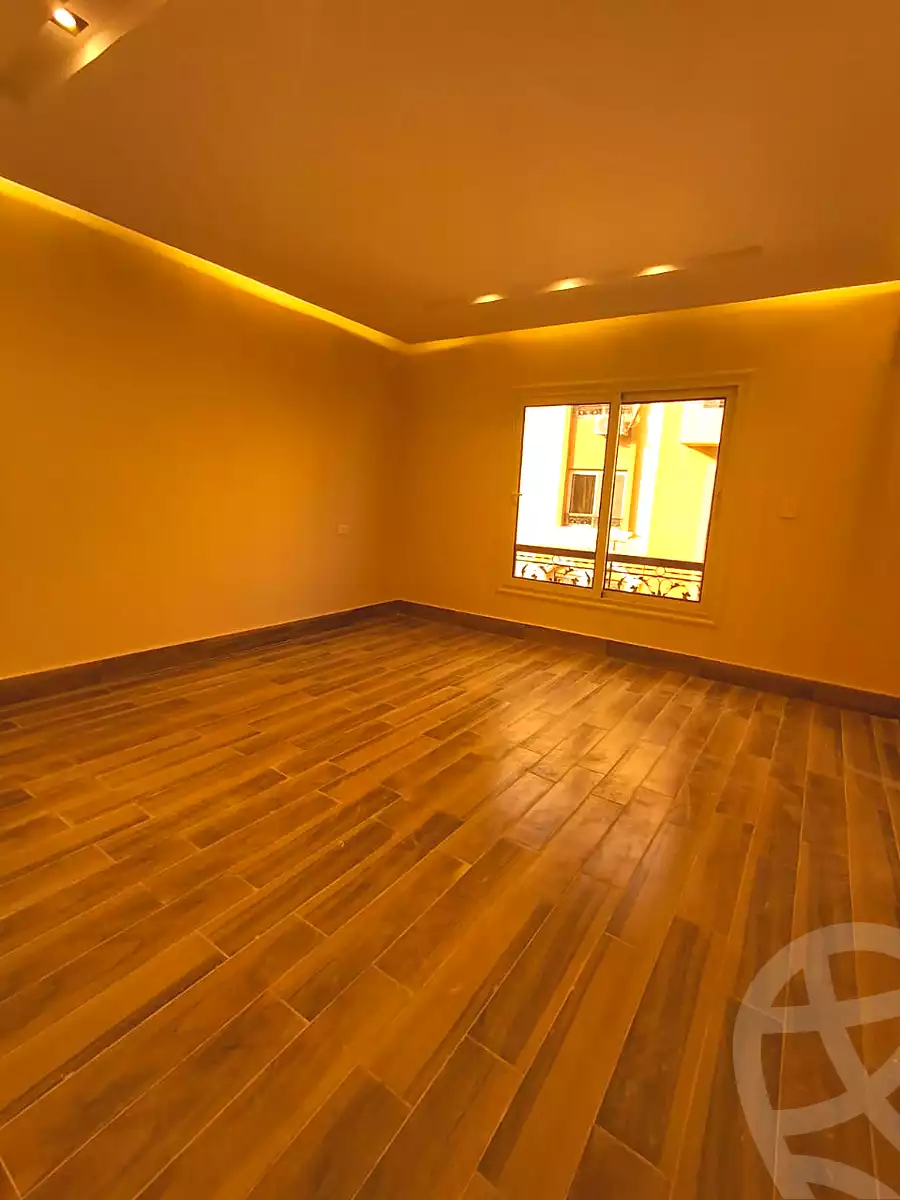 https://aqarmap.com.eg/ar/listing/7169968-for-sale-cairo-el-sheikh-zayed-city-compounds-el-khamayel