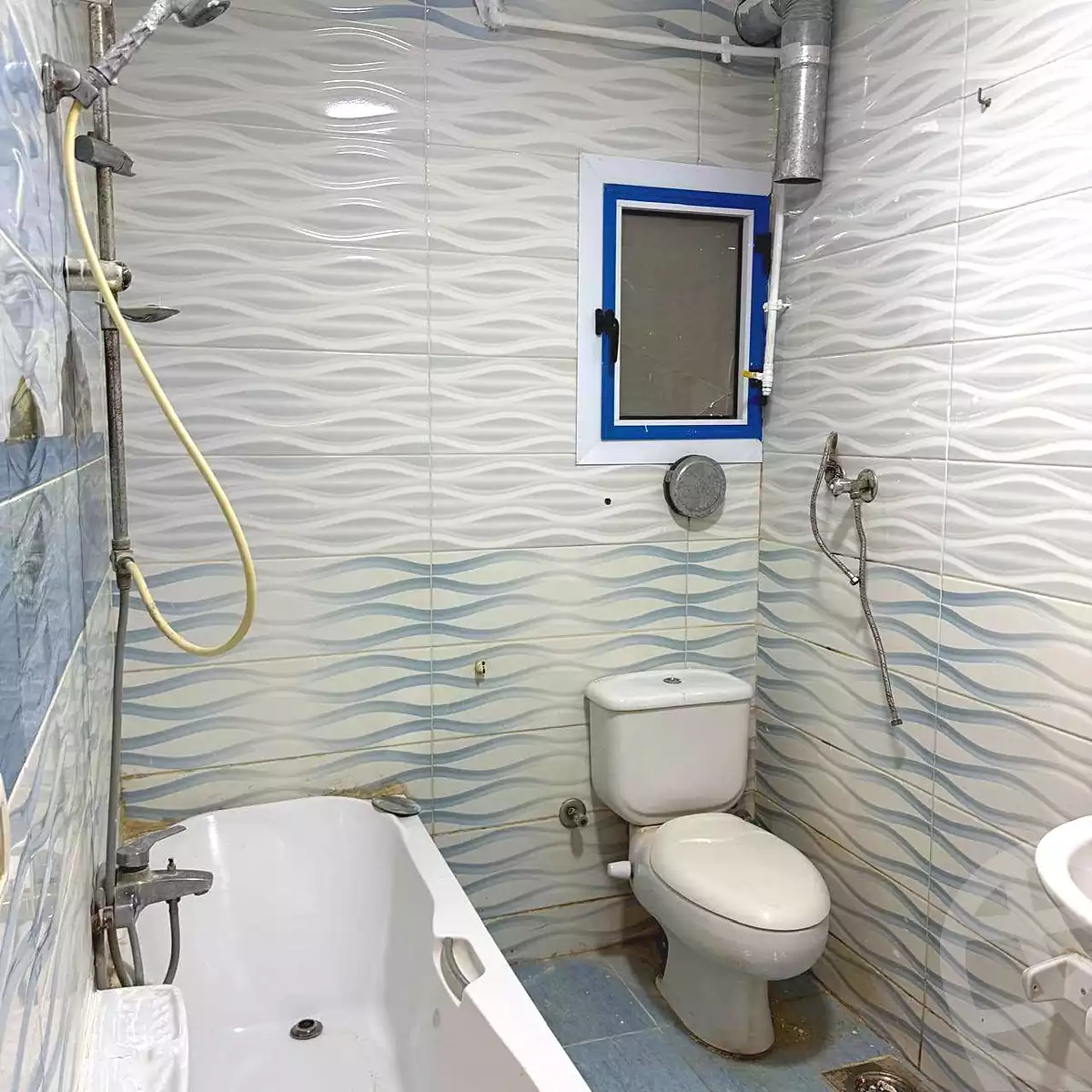 https://aqarmap.com.eg/ar/listing/7170245-for-sale-alexandria-sydy-bshr-sydy-bshr-bhry-shr-mhmwd-l-yswy