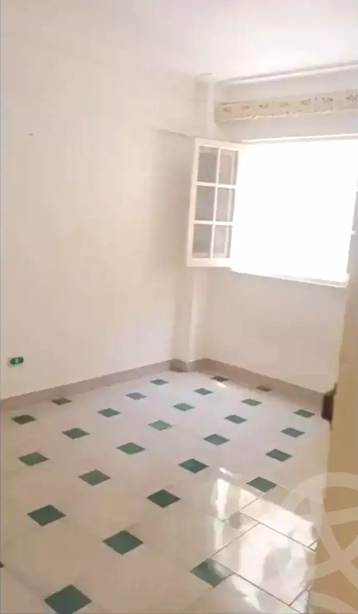 https://aqarmap.com.eg/en/listing/7170645-for-rent-alexandria-al-agamy-el-hanouvel
