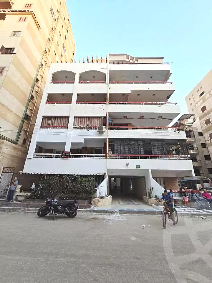 https://aqarmap.com.eg/ar/listing/7170993-for-sale-alexandria-al-agamy-shataa-el-nakheel