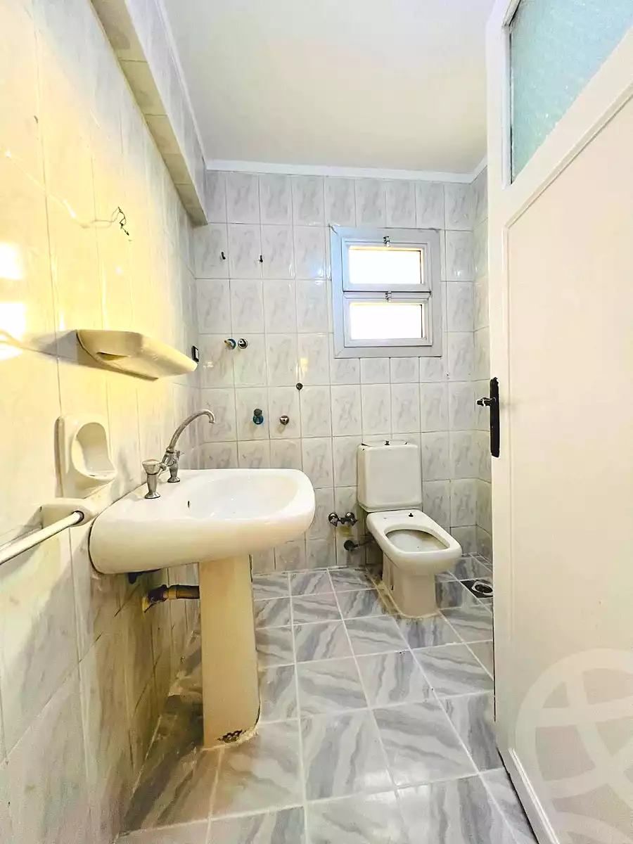 https://aqarmap.com.eg/en/listing/7171082-for-sale-alexandria-al-agamy-shataa-el-nakheel