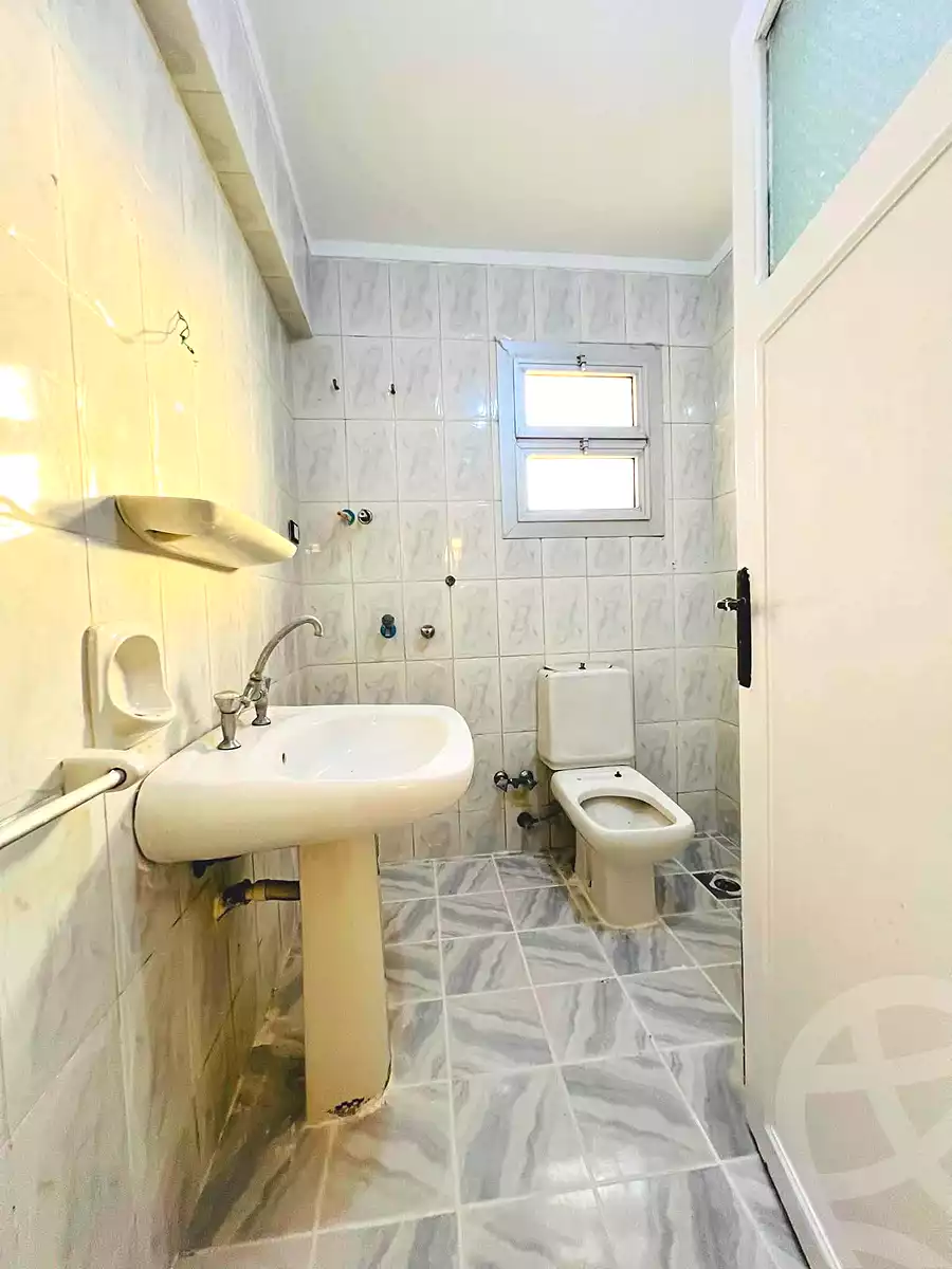 https://aqarmap.com.eg/ar/listing/7174446-for-sale-alexandria-al-agamy-shataa-el-nakheel