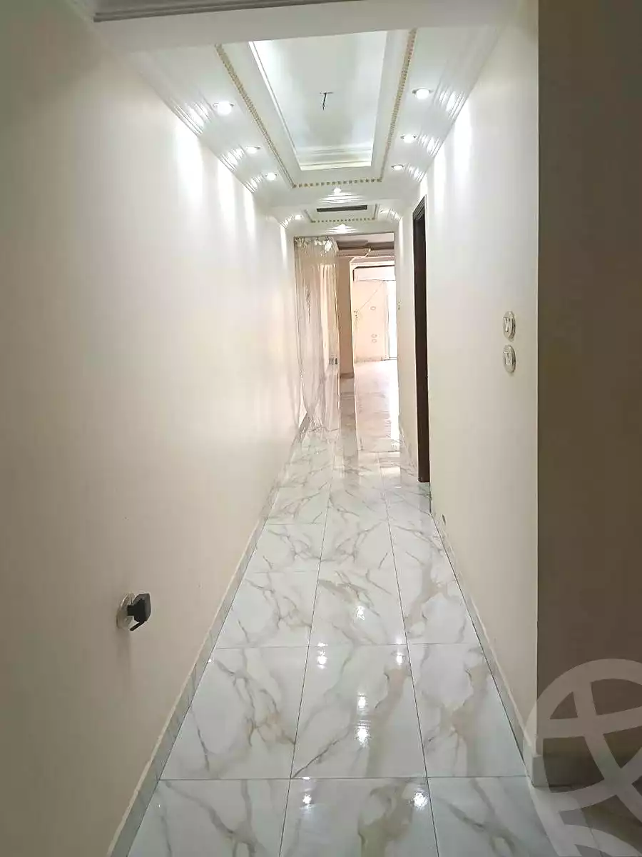 https://aqarmap.com.eg/ar/listing/7175481-for-sale-cairo-helwan-ahmed-enci-st