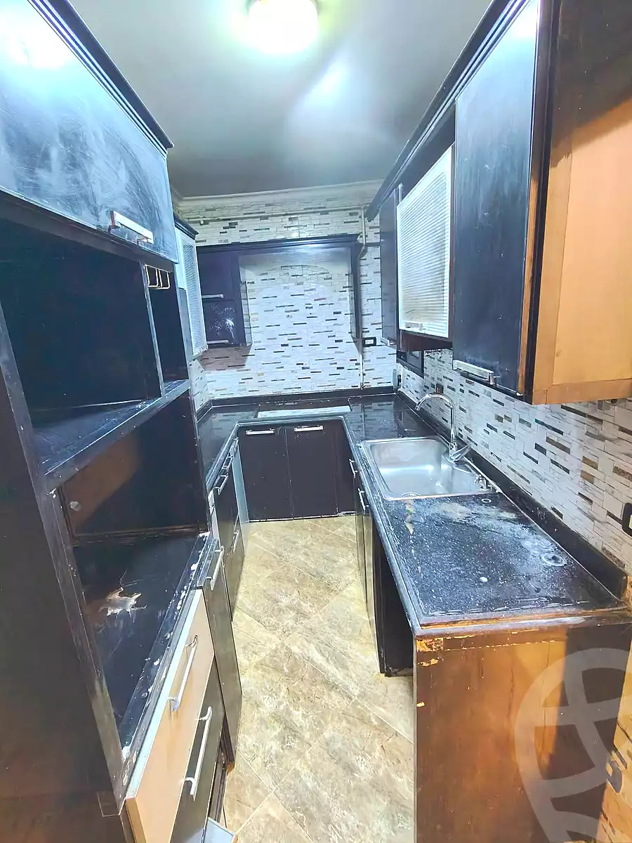 https://aqarmap.com.eg/en/listing/7175500-for-sale-alexandria-sydy-bshr-sydy-bshr-bhry-street-17