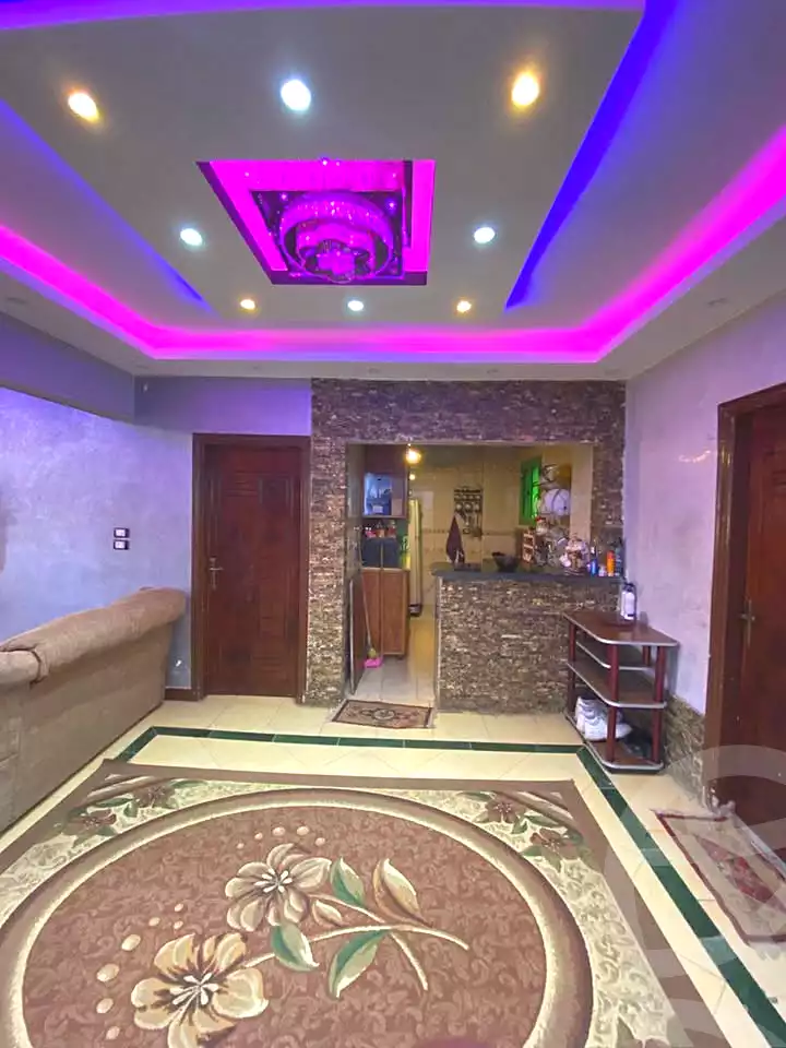 https://aqarmap.com.eg/ar/listing/7176835-for-sale-cairo-helwan-helwan-el-sharkeya-heidar-st