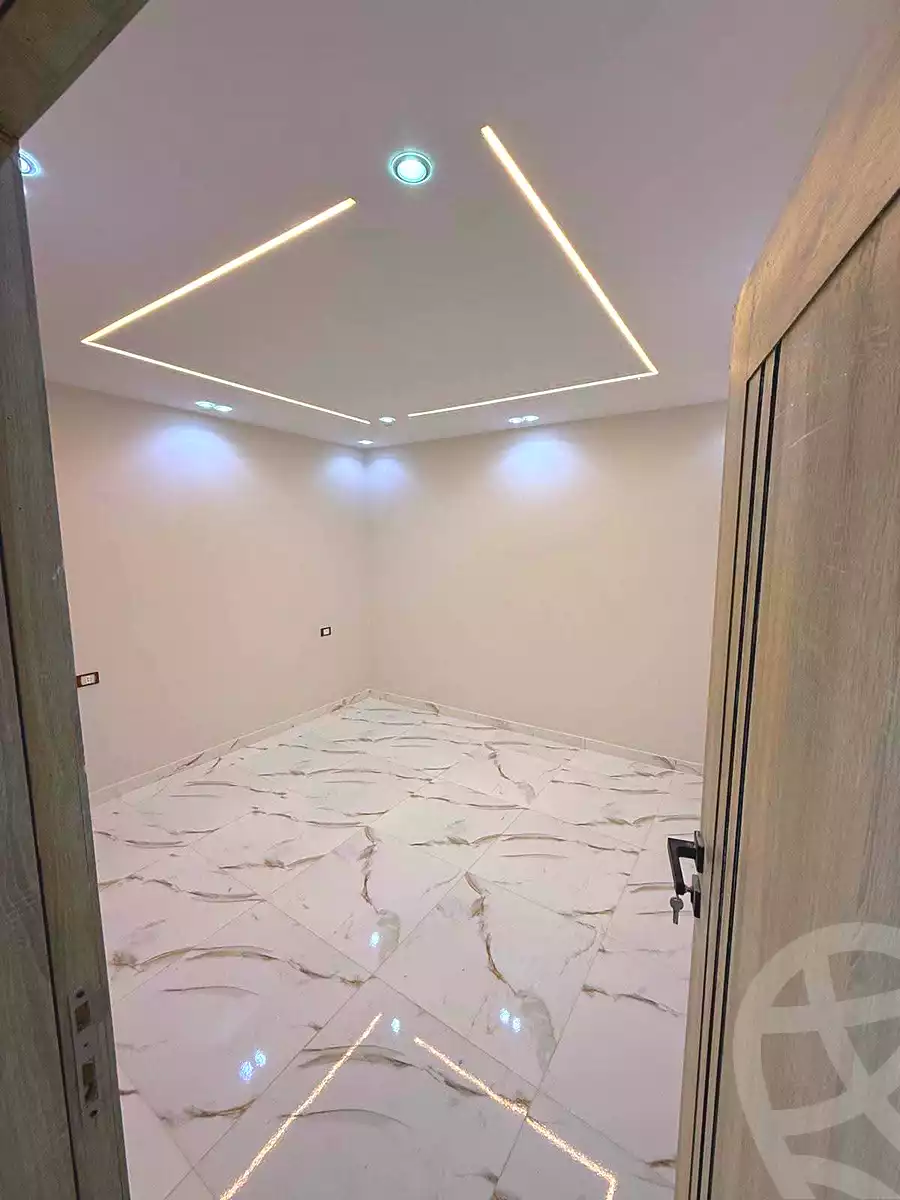 https://aqarmap.com.eg/ar/listing/7177052-for-sale-cairo-el-haram-el-lebeny-soltan-khattab-st