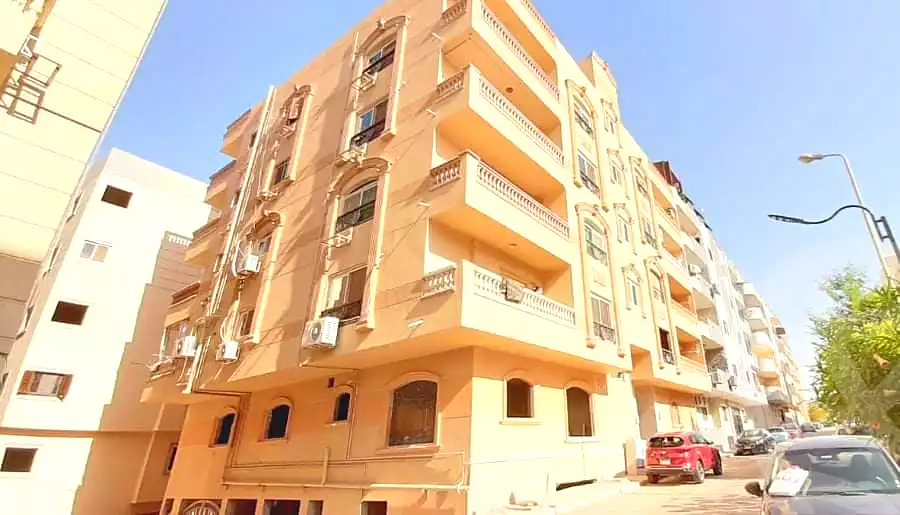 https://aqarmap.com.eg/ar/listing/7177767-for-sale-cairo-new-cairo-south-investors-mohammed-nagib-axis-st