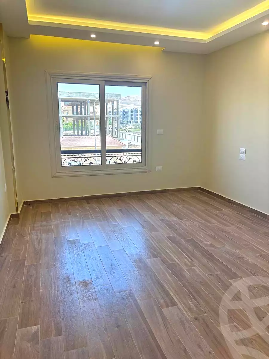 https://aqarmap.com.eg/ar/listing/7177930-for-sale-cairo-el-sheikh-zayed-city-compounds-el-khamayel