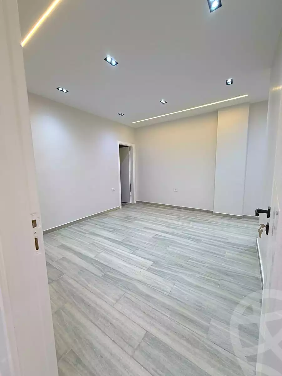 https://aqarmap.com.eg/ar/listing/7179523-for-sale-cairo-6th-of-october-el-ahyaa-neighborhood-3rd-al-hay-al-thalith-st
