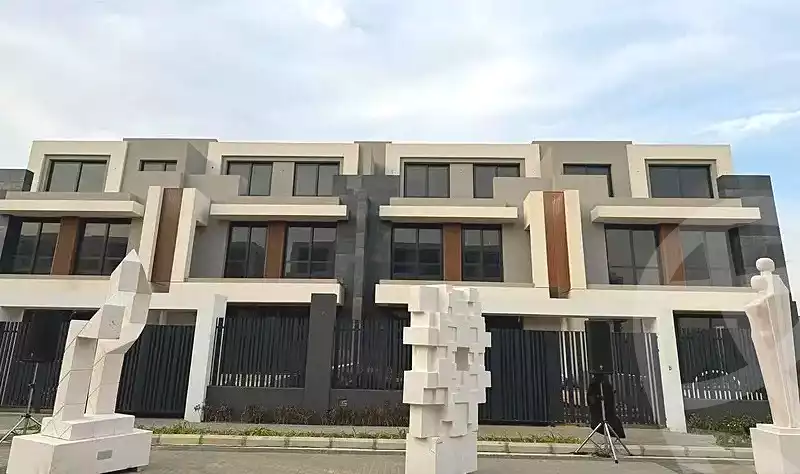 https://aqarmap.com.eg/en/listing/7179833-for-sale-cairo-new-cairo-compounds-el-patio-town-compound-la-vista