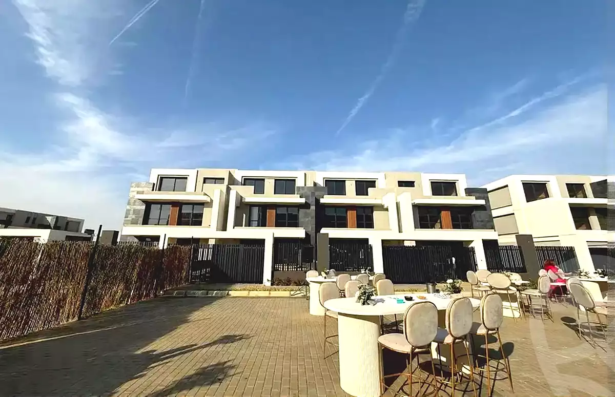 https://aqarmap.com.eg/en/listing/7179992-for-sale-cairo-new-cairo-compounds-el-patio-town-compound-la-vista