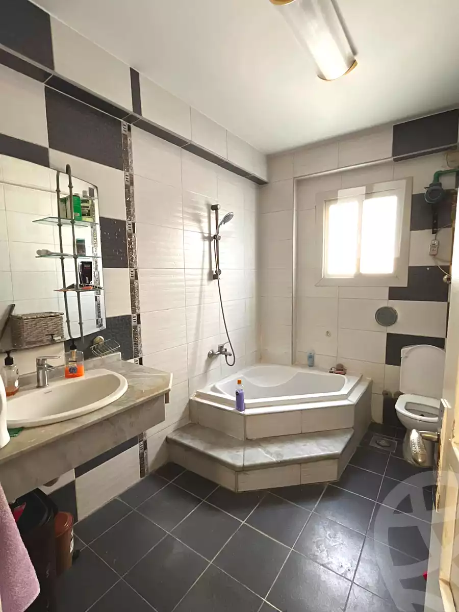 https://aqarmap.com.eg/ar/listing/7182017-for-sale-cairo-6th-of-october-el-ahyaa-neighborhood-1st-al-maahad