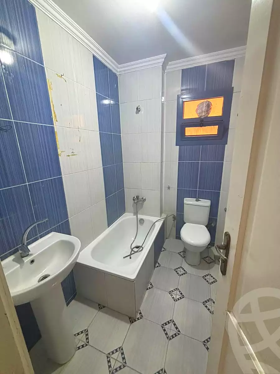 https://aqarmap.com.eg/ar/listing/7182041-for-sale-cairo-6th-of-october-el-ahyaa-neighborhood-1st-al-maahad