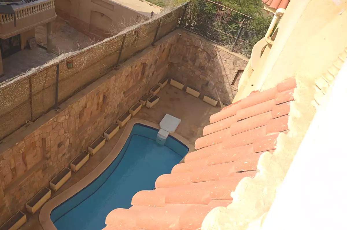 https://aqarmap.com.eg/ar/listing/7182006-for-sale-cairo-el-sheikh-zayed-city-el-hay-el-thaleth-ashaer-lhy-lthlth-shr