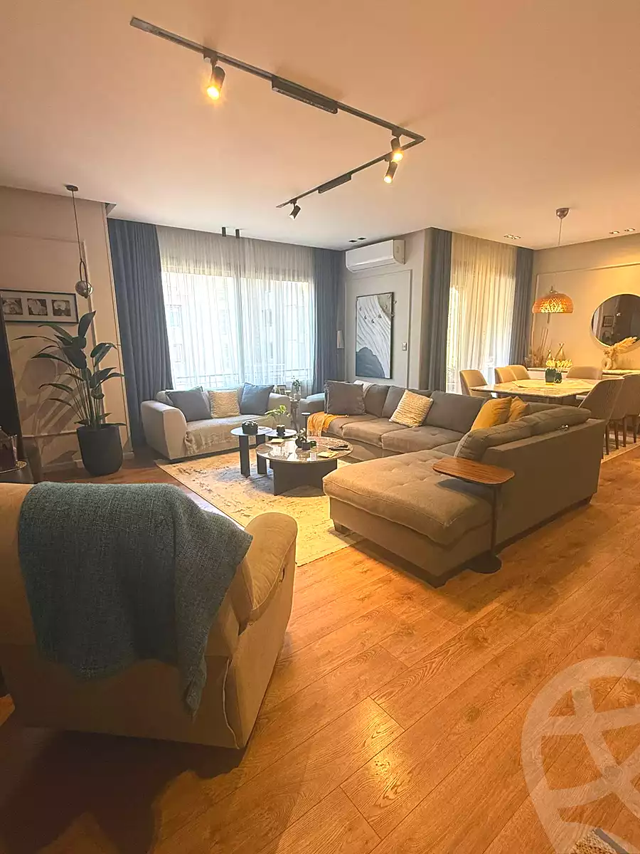 https://aqarmap.com.eg/ar/listing/7182245-for-sale-cairo-new-cairo-compounds-village-gate-mall-palm-hills