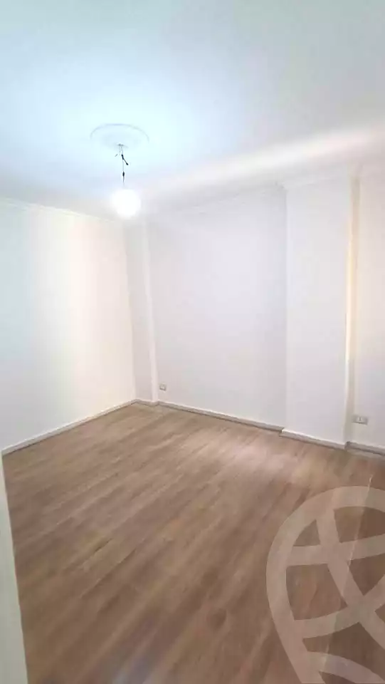 https://aqarmap.com.eg/en/listing/7182323-for-sale-alexandria-ganaklis-shr-bw-qyr-tryq-lhry