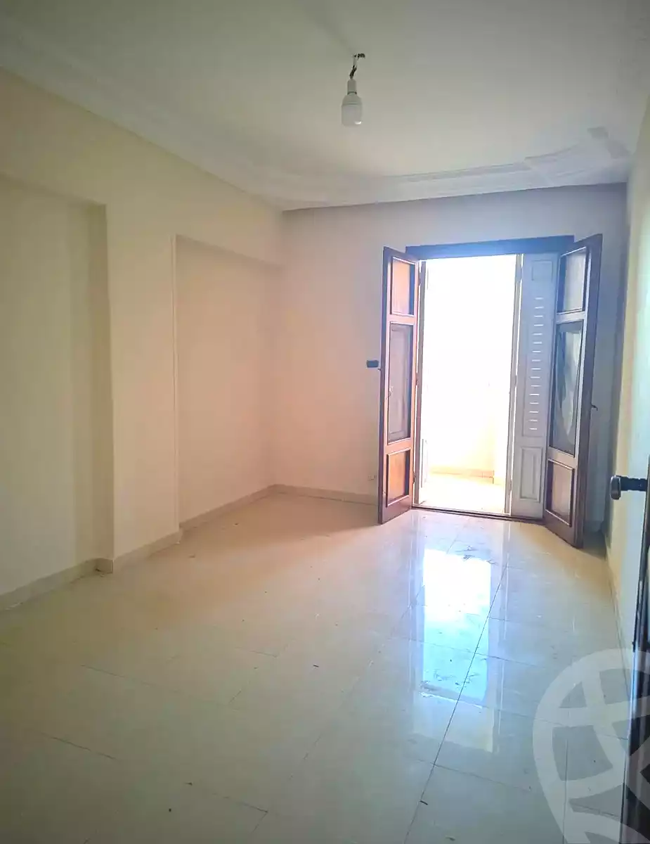 https://aqarmap.com.eg/ar/listing/7182675-for-sale-alexandria-al-agamy-el-hanouvel-al-haded-we-al-soulb-st