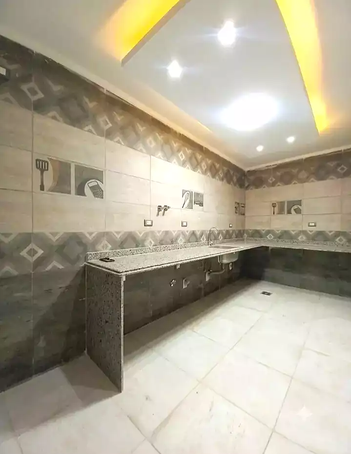 https://aqarmap.com.eg/ar/listing/7183000-for-sale-alexandria-al-agamy-lbytsh-mohamed-el-fardi-st
