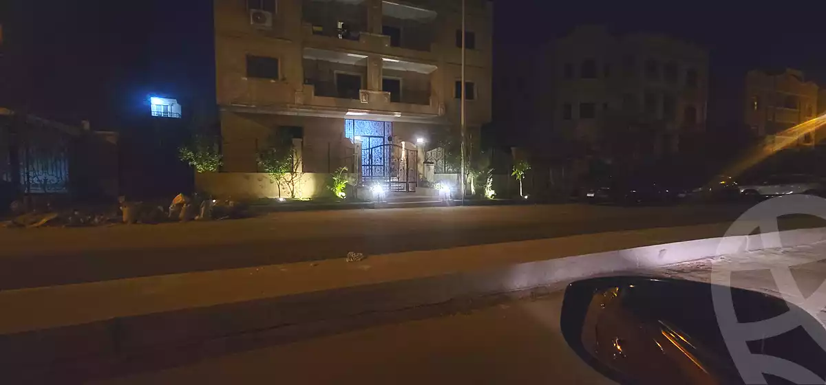 https://aqarmap.com.eg/en/listing/7183294-for-sale-cairo-el-sheikh-zayed-city-el-hay-elthamen-area-3