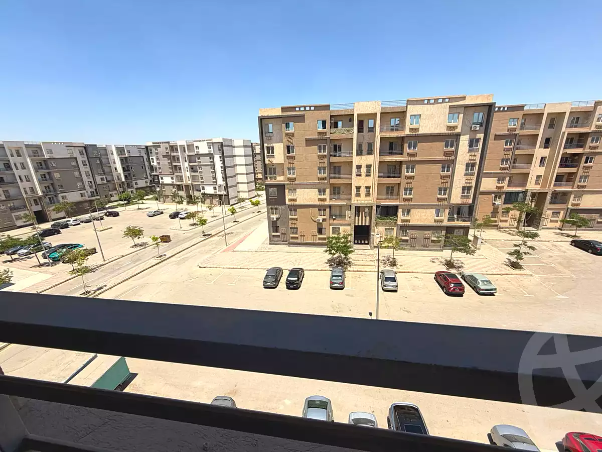 https://aqarmap.com.eg/en/listing/7184679-for-sale-cairo-6th-of-october-hadaeq-october-skn-msr