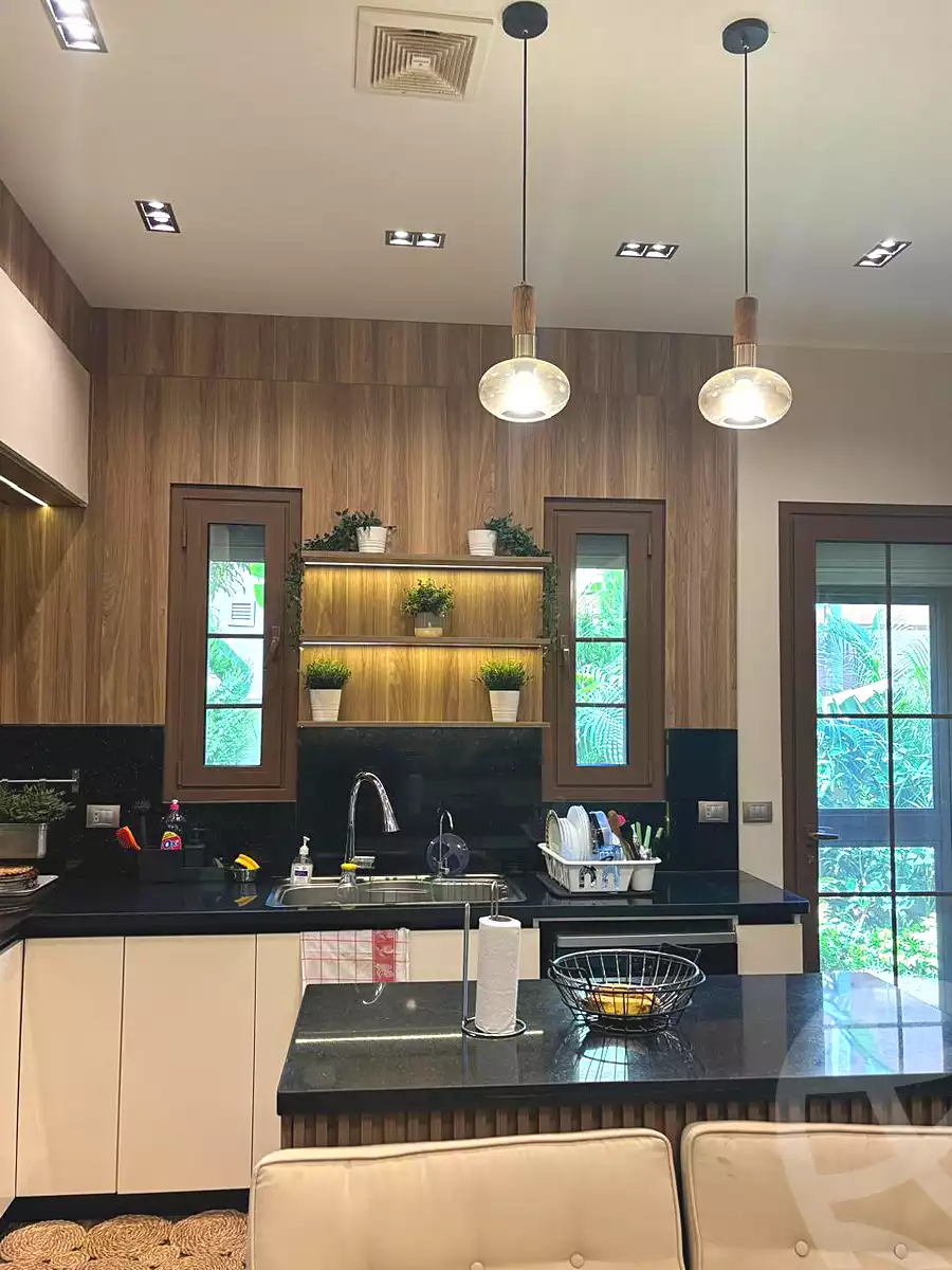 5 BR Villa in Hyde Park, photo 4 of 13