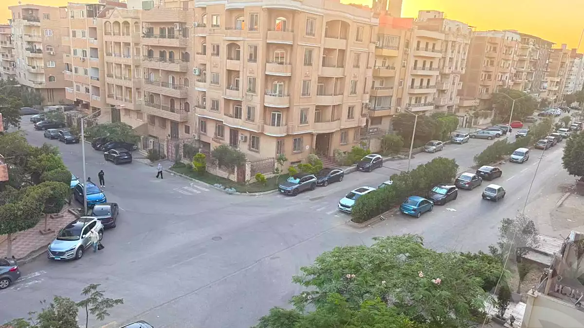 https://aqarmap.com.eg/ar/listing/7187305-for-sale-cairo-6th-of-october-el-ahyaa-neighborhood-4th-writers-union-rd