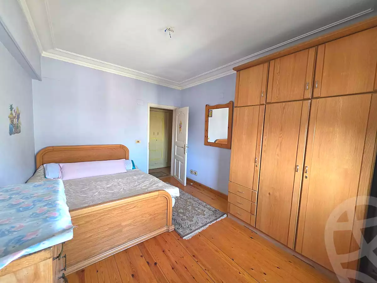 https://aqarmap.com.eg/ar/listing/7187812-for-rent-cairo-6th-of-october-el-hay-el-motamyz-first-touristic-village-el-shaheed-mohammed-abdul-latif-alshimi-st