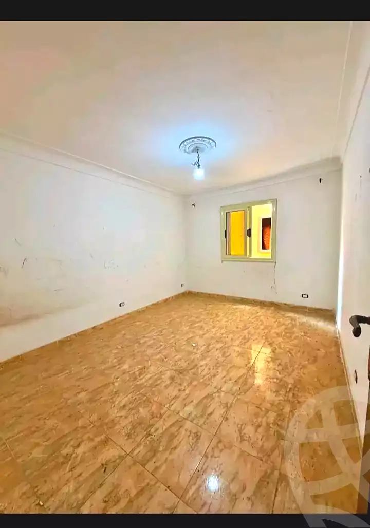 https://aqarmap.com.eg/ar/listing/7190416-for-sale-alexandria-al-agamy-lbytsh-el-saleheen-mosque-st