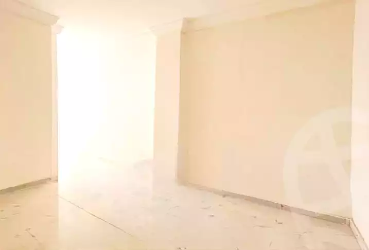 https://aqarmap.com.eg/ar/listing/7191114-for-sale-alexandria-moharram-bey-kanal-al-mahmoudeya-al-bahri-st