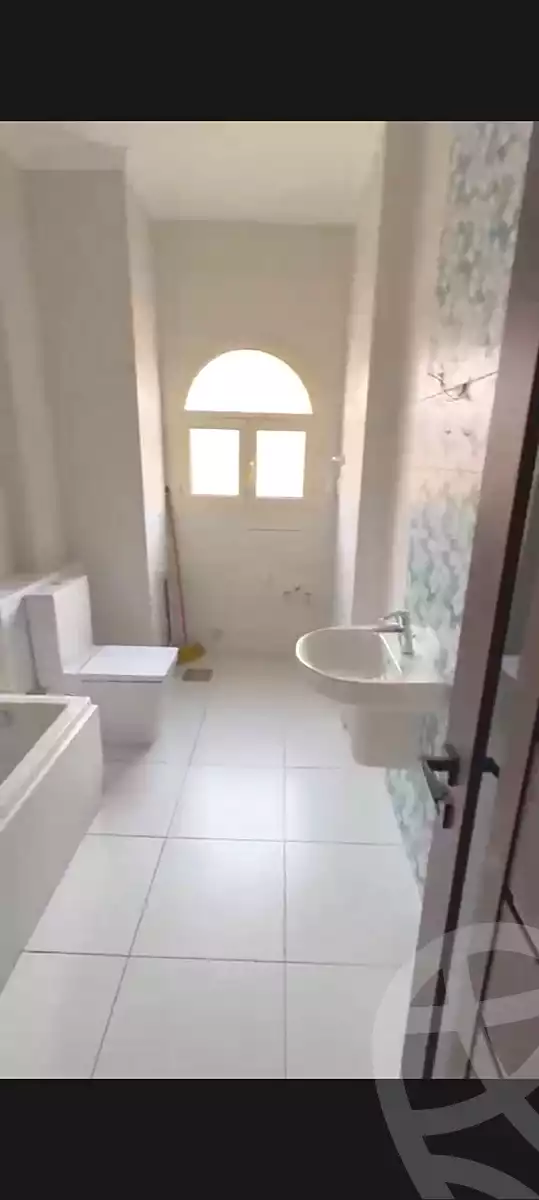 https://aqarmap.com.eg/ar/listing/7191717-for-rent-cairo-new-cairo-compounds-hayati-residence
