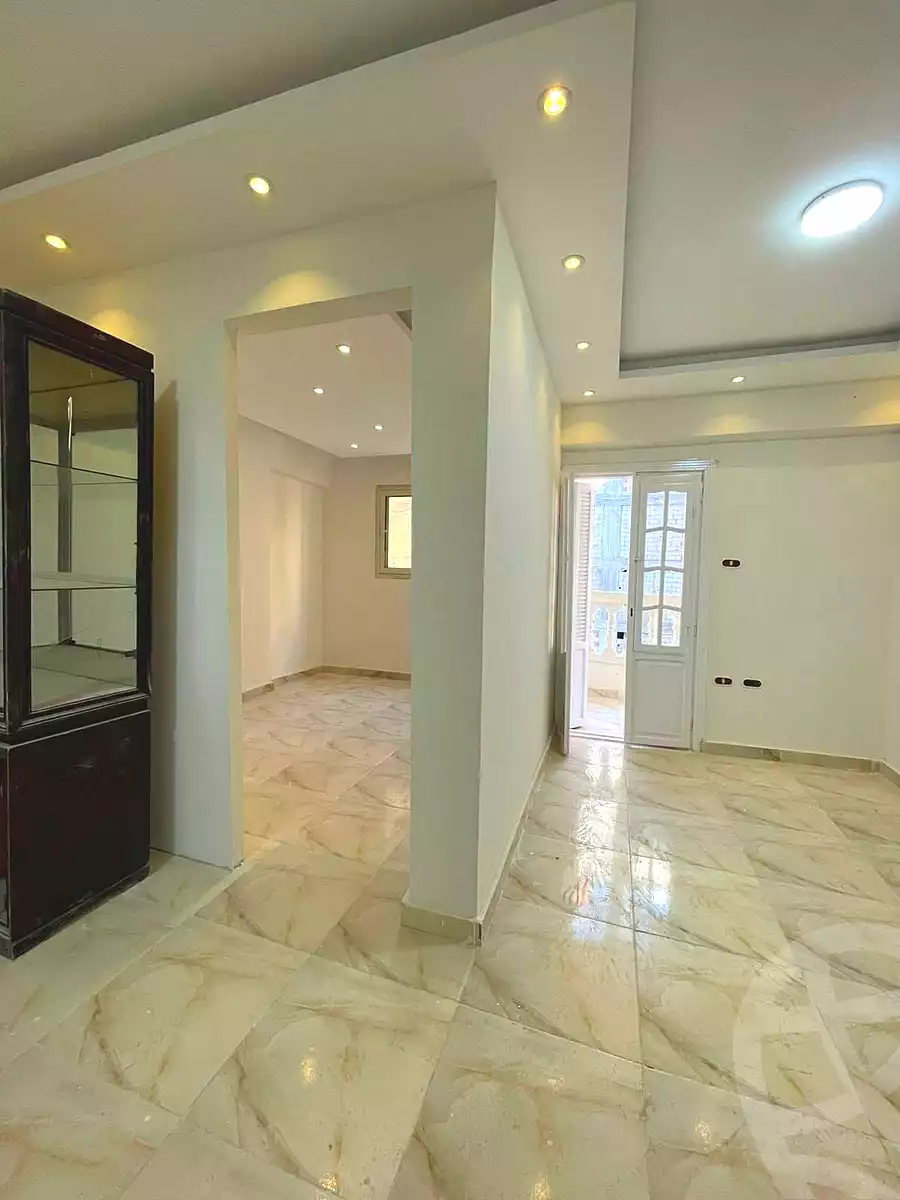 https://aqarmap.com.eg/ar/listing/7191929-for-sale-alexandria-new-miami-street-10