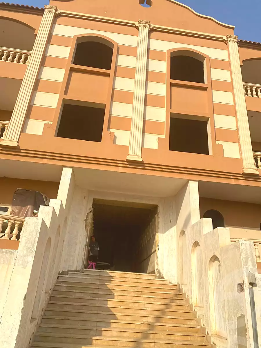 https://aqarmap.com.eg/ar/listing/7194808-for-sale-cairo-el-sheikh-zayed-city-el-hay-elthamen-lhkm