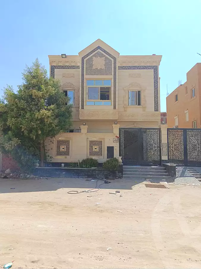 https://aqarmap.com.eg/ar/listing/7194975-for-sale-cairo-15th-of-may-manteqat-el-100-fadan