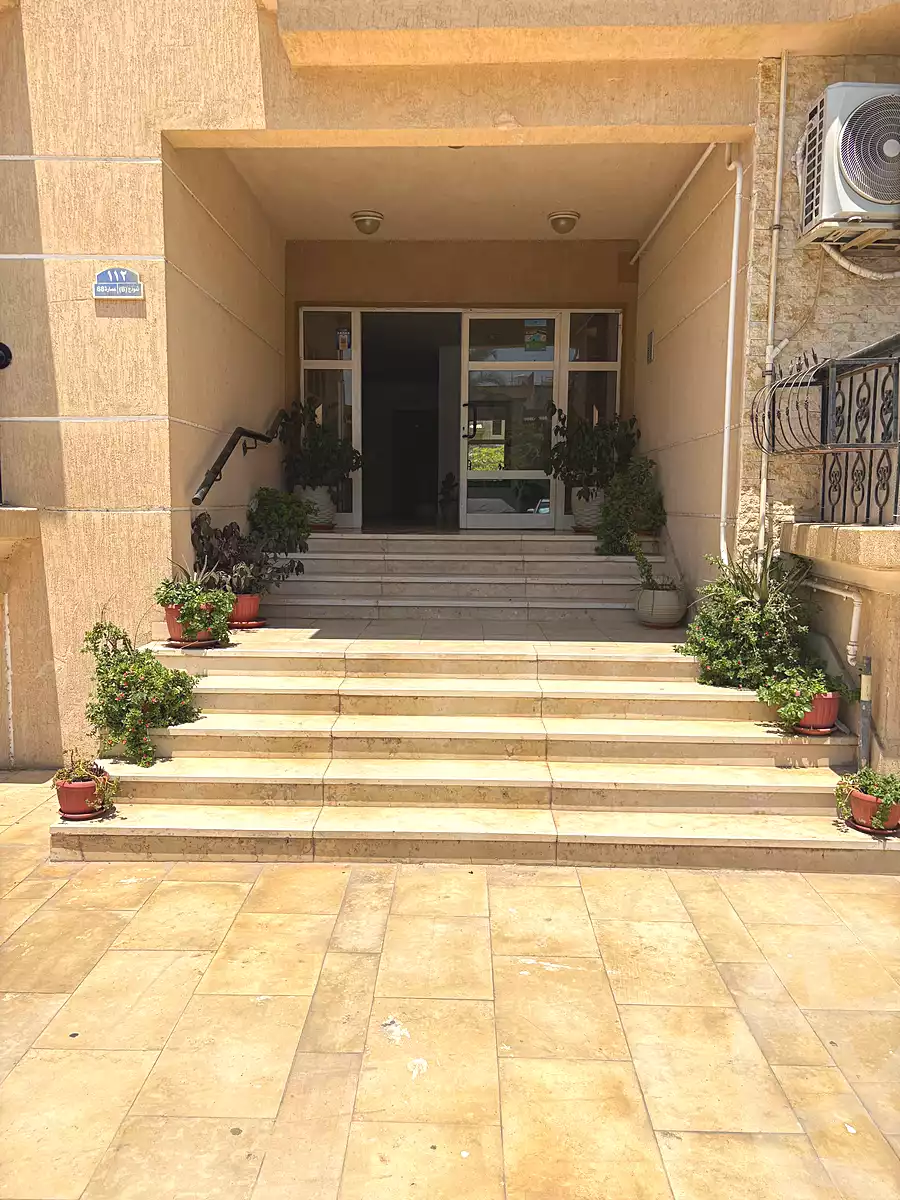 https://aqarmap.com.eg/ar/listing/7196801-for-sale-cairo-new-cairo-lrhb-city-phase-2-amr-ibn-el-aas-st