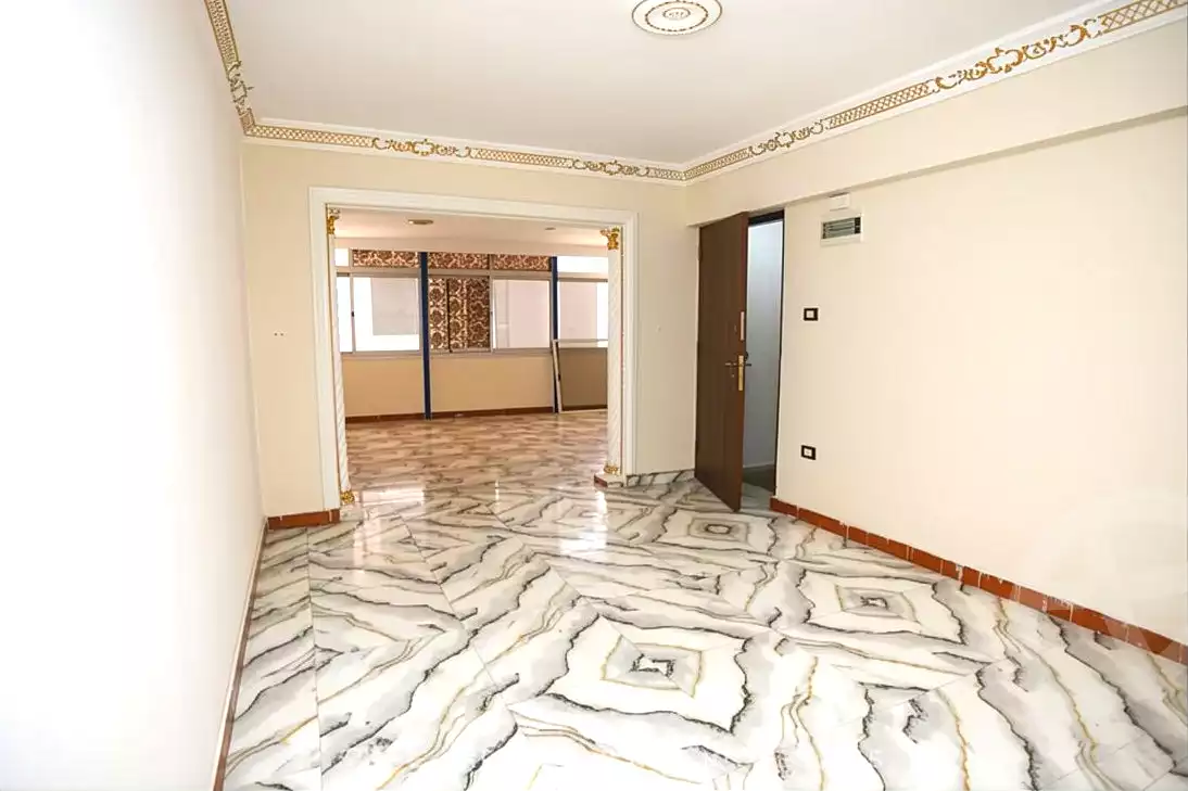 https://aqarmap.com.eg/ar/listing/7197335-for-sale-alexandria-sydy-bshr-sydy-bshr-bhry-khalil-hamada-st