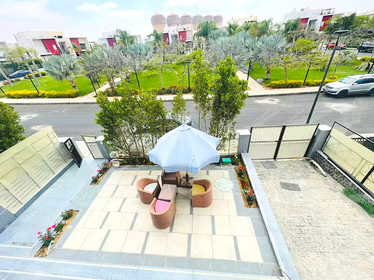 https://aqarmap.com.eg/ar/listing/7198095-for-sale-cairo-new-cairo-madinaty-lmntq-lkhms-fylt-group-20