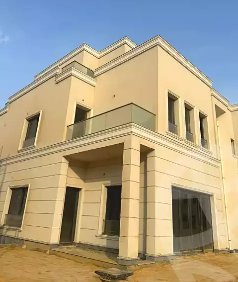 https://aqarmap.com.eg/ar/listing/7198940-for-sale-cairo-el-sheikh-zayed-city-lshykh-zyd-ljdyd-naia-west