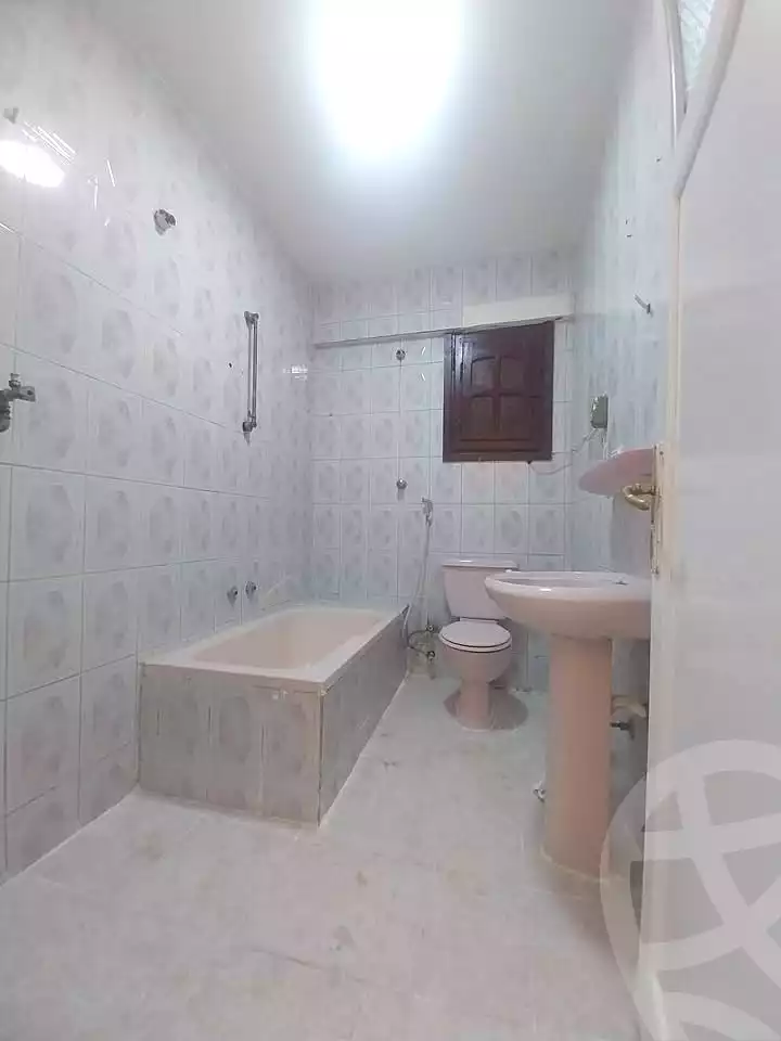 https://aqarmap.com.eg/ar/listing/7200657-for-sale-alexandria-al-agamy-shataa-el-nakheel
