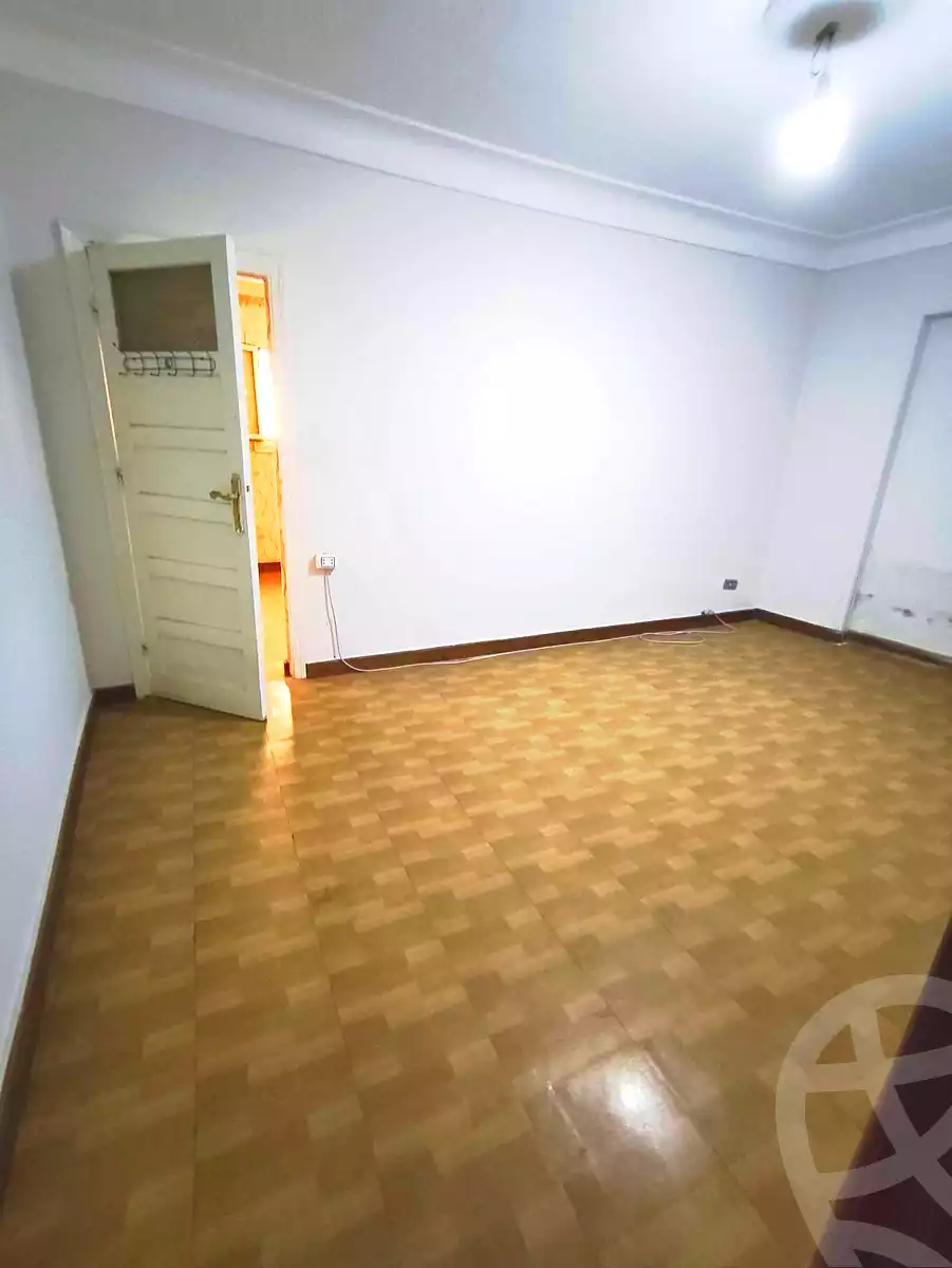 https://aqarmap.com.eg/en/listing/7201047-for-sale-alexandria-el-mandara-alex-el-mandara-bahri