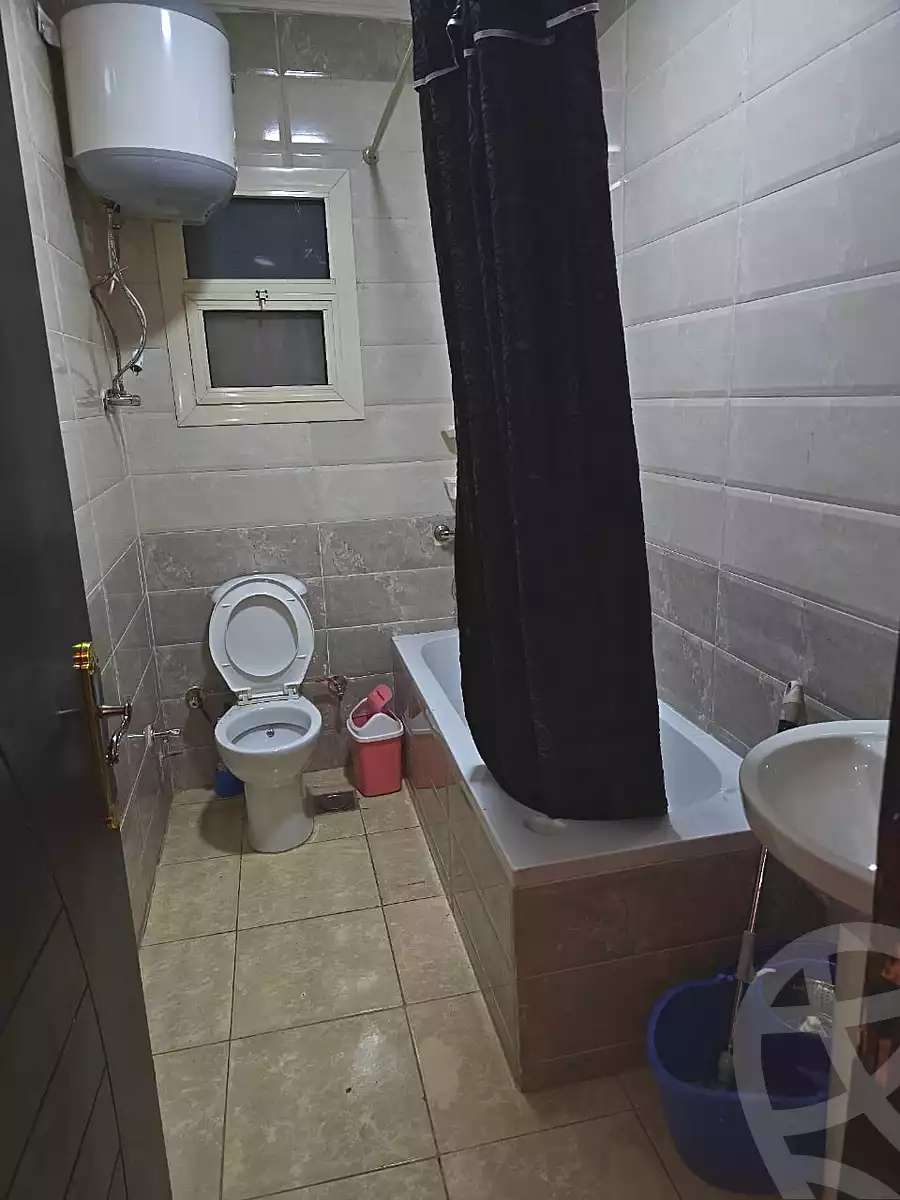 https://aqarmap.com.eg/ar/listing/7201433-for-rent-cairo-6th-of-october-el-ahyaa-neighborhood-2nd-divided-from-al-kafrawei-st