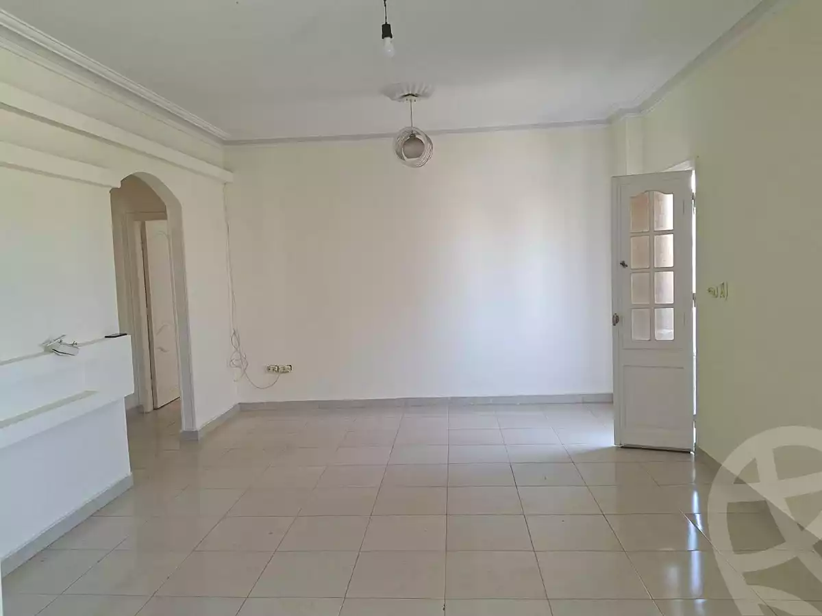 https://aqarmap.com.eg/ar/listing/7201538-for-sale-cairo-6th-of-october-el-ahyaa-neighborhood-3rd-al-hay-al-thalith-st