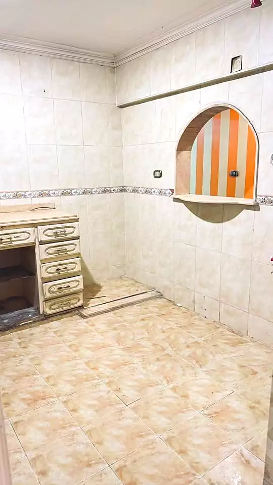 https://aqarmap.com.eg/en/listing/7201943-for-sale-alexandria-al-agamy-el-hanouvel-el-kholafaa-el-rashdeen-st