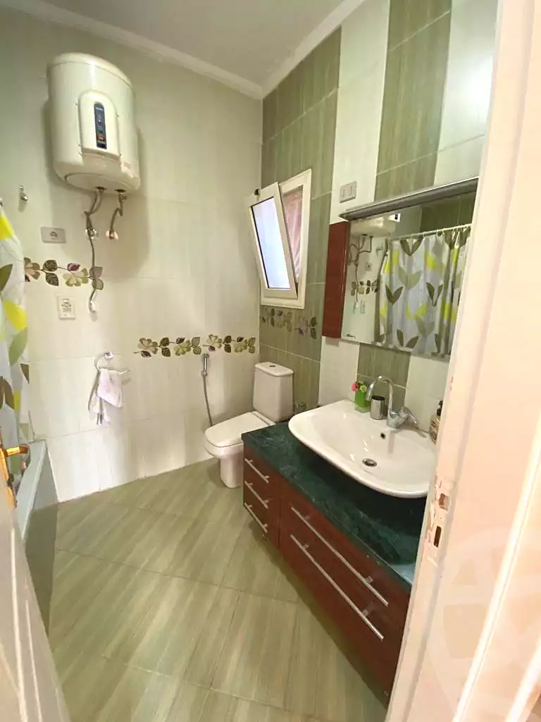 https://aqarmap.com.eg/en/listing/7202074-for-sale-cairo-new-cairo-compounds-mena-residence